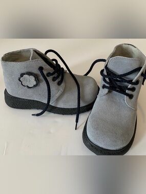 Kids Grey Suede Lace-Up Boots With Floral Detail- Made In Italy 9.5C